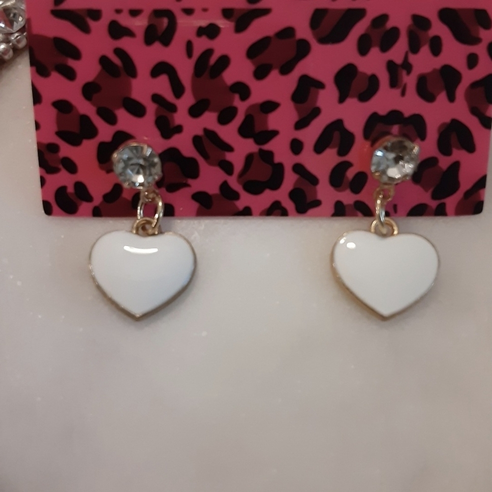 Dainty White Heart Rhinestone Crystal Earrings Love Valentine New - Picture 2 of 3